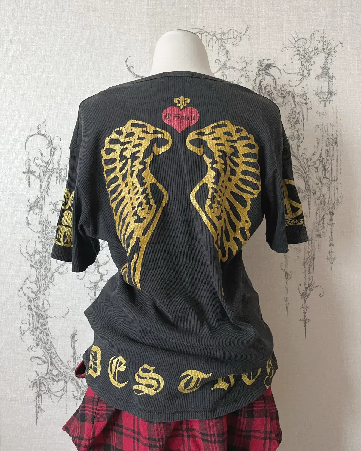 gold gothic graphic t